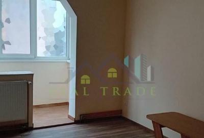 Apartament cu 2 camere semidecomandat în Tractorul