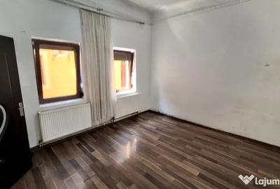 Casă cu 2 camere cu Canalizare în Central - 5