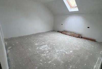 Casă cu 7 camere cu Teren 150 Mp în Rădăuți - 1