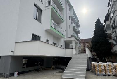 Apartament cu 2 camere decomandat în Exterior Vest