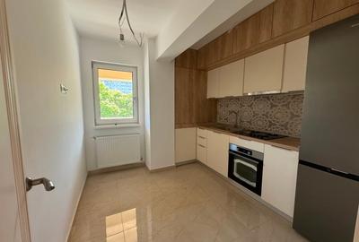 Inchiriez apartament 3 camere - 6