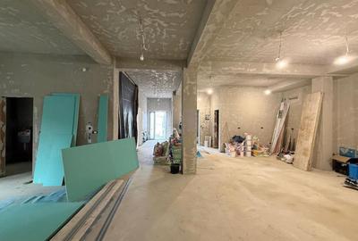 Spațiu comercial, de 560 mp, în Complex Studențesc - 6