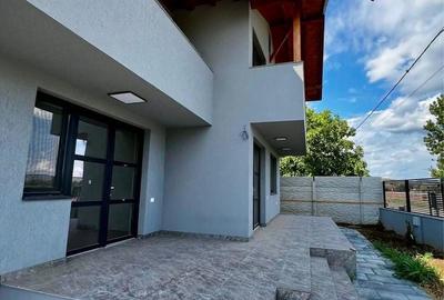 Casă cu 4 camere în Mihăești - 2