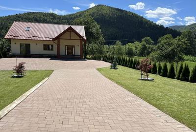Casă cu 4 camere în Văleni-Stânișoara - 6