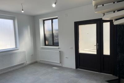 Spațiu comercial, de 78 mp, în Central - 8