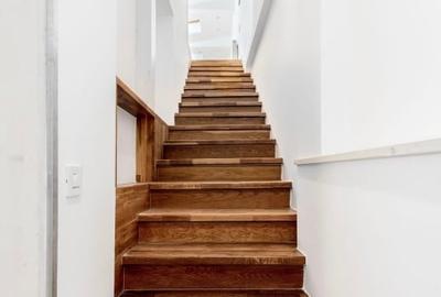 Casă individuală cu 7 camere cu Teren 50 Mp în Moșilor - 12