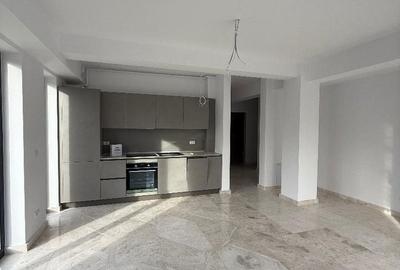 Spațiu comercial, de 50 mp, în Ultracentral - 8