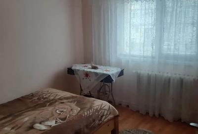 Apartament cu trei camere decomandat - 6