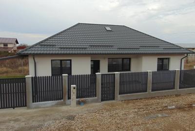 FARA COMISIOANE casa cu 4 camere 2 bai PARTER cu placa pod terasa merita vazuta - 12