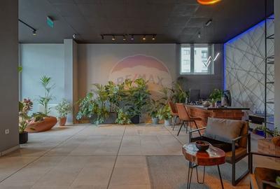 Spațiu comercial, de 53 mp, în Tractorul - 14