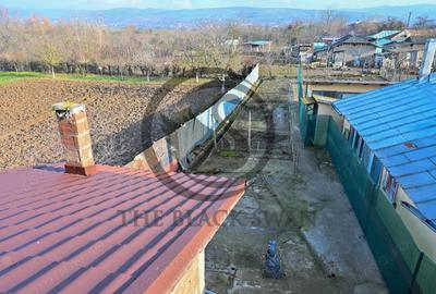 Casa la rosu de vanzare | Iordacheanu - Valea Cucului | Comision 0% - 5
