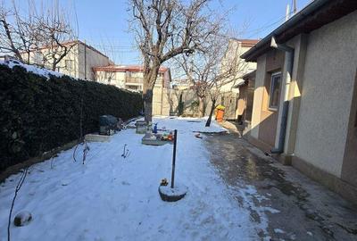 Teren de 300 mp, în Central - 6