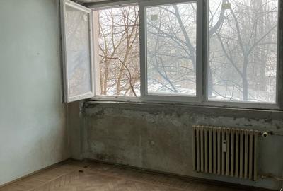 Apartament cu 3 camere semidecomandat în Titan - 1