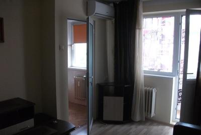 STOOP ! PALAS MALL _ garsoniera 25 mp bloc de apartamente cu lift