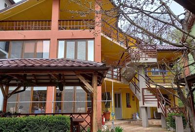 Casă cu 4 camere în Central - 1