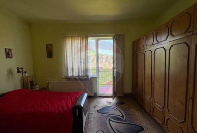 Casa intr-o loca?ie cu panorama deosebita, in zona Mosnei - 8