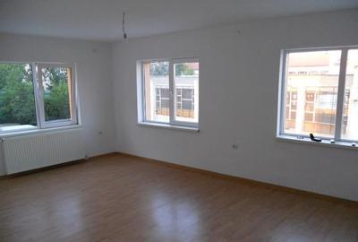 Apartament 3 camere 100 M, nemobilata, imobil privat, zona Lisimed - 1