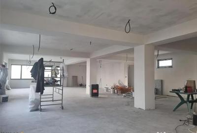 Spațiu comercial, de 180 mp, în Central - 6