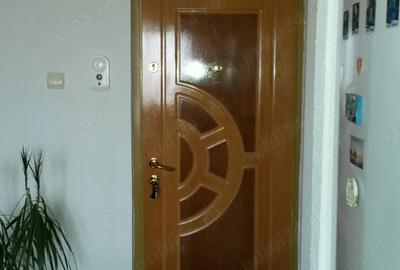 Apartament cu 2 camere, situat pe str. Tineretului la etajul patru din patru, 56 mp
