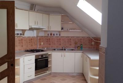 Apartament cu 4 camere în Central - 1