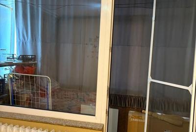 Apartament cu 3 camere decomandat în Valea Oltului - 16