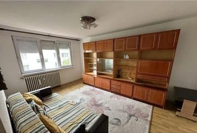 Apartament cu 3 camere decomandat în Giurgiului
