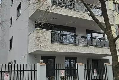 Apartament cu 5 camere în Domenii