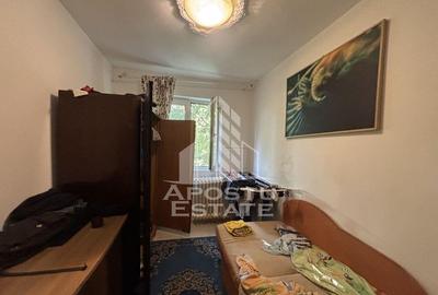 Apartament cu 3 camere in zona Sagului, etaj intermediar