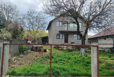 Casă cu 2 camere cu Teren 300 Mp în Bârnova - 3