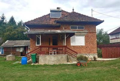 Casa cu teren, aproape de centrul balneo-termal Vata Bai - 1