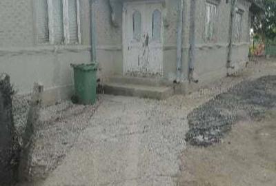 Casă cu 3 camere cu Teren 1000 Mp în Odobești