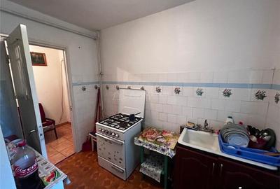 Resita, 2 Cam. Cf. 1, Mobilat+Utilat, Et. 1, Micro 2 - 2