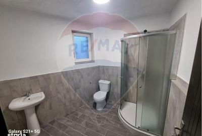 Casă cu 4 camere cu Teren 300 Mp în Central - 9