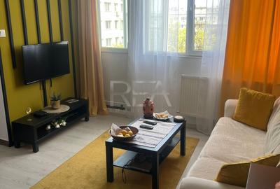 Apartament cu 2 camere semidecomandat, mobilat în 1 Mai