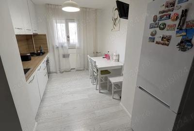 Apartament cu 3 camere decomandat în 1 Decembrie - 2