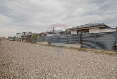 Casă cu 4 camere cu Teren 486 Mp în Cristian - 25