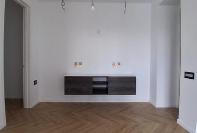 Penthouse cu 9 camere decomandat în Splaiul Unirii - 31