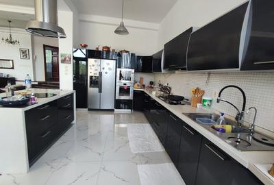 Casă cu 8 camere cu Teren 1000 Mp în Balotești - 15