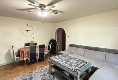 Apartament cu 3 camere semidecomandat în Micro 16 - 2