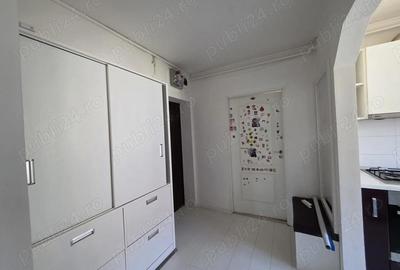 Apartament cu 3 camere semidecomandat în Central - 5