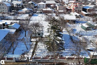 Casă cu 4 camere cu Canalizare în Central - 1
