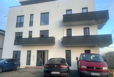 Apartament cu 3 camere decomandat în Ghiroda - 1