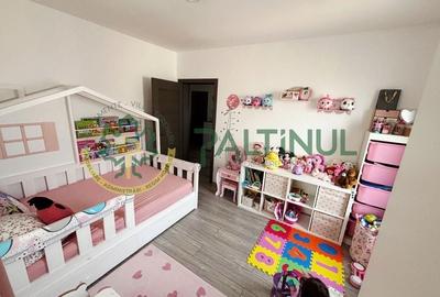 Apartament 3 camere + pod, balcon 13 mp - Calea Cisnădiei, str. Irina Rosetti - 8