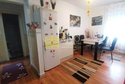 Apartament cu 4 camere decomandat în Sângeorgiu de Mureș - 2