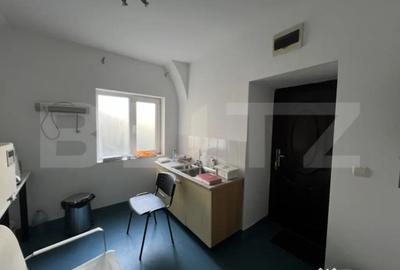 Casă cu 4 camere cu Teren 135 Mp în Central