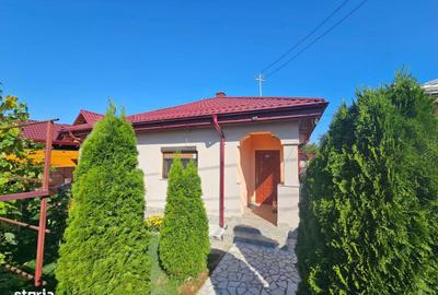 Casă cu 3 camere cu Teren 390 Mp în Central - 1