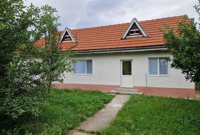 Casă cu 4 camere în Coțofănești - 6