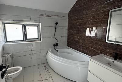 Casă cu 4 camere decomandat în Glâmbocu - 3