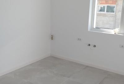 Casă cu 4 camere cu Teren 515 Mp în Central - 2