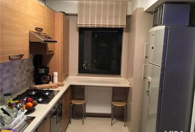 Apartament cu 3 camere semidecomandat, mobilat în Decebal - 8